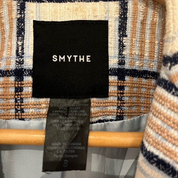 Portrait Neck Blazer in Chesterfield Plaid
SMYTHE
Color: Chesterfield Plaid - Picture 4 of 5